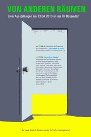 Plakat zur Ausstellung mit Text und geöffneter Türe