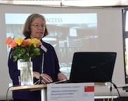 Prof. Kathleen Blee bei der Konferenz zur Extremen Rechten an der FH Düsseldorf