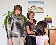 Ulrike Scheffler-Rother mit den Kindern im Büro des Rektors